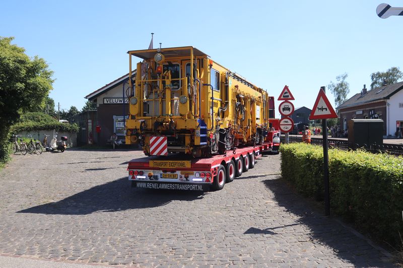 BAM Stopmachine met het fabrieksnummer 1214 en het UIC-nummer 99 84 942 8 702-7.